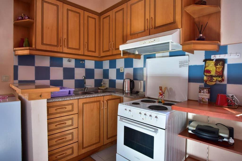 Nafsikas Apartment - Ipsos Beach Экстерьер фото