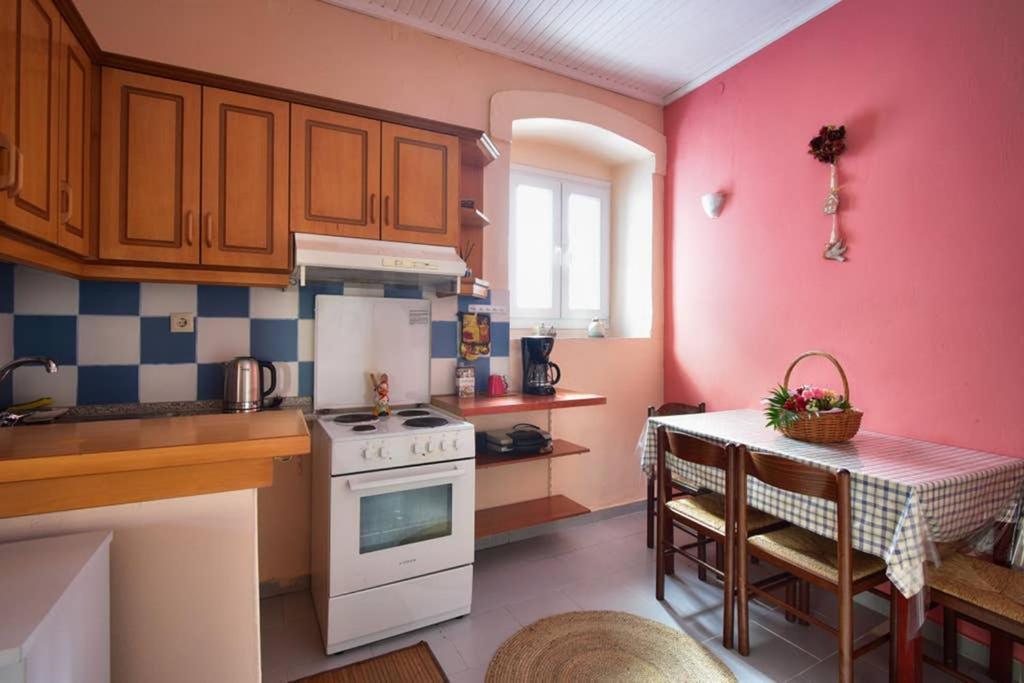 Nafsikas Apartment - Ipsos Beach Экстерьер фото