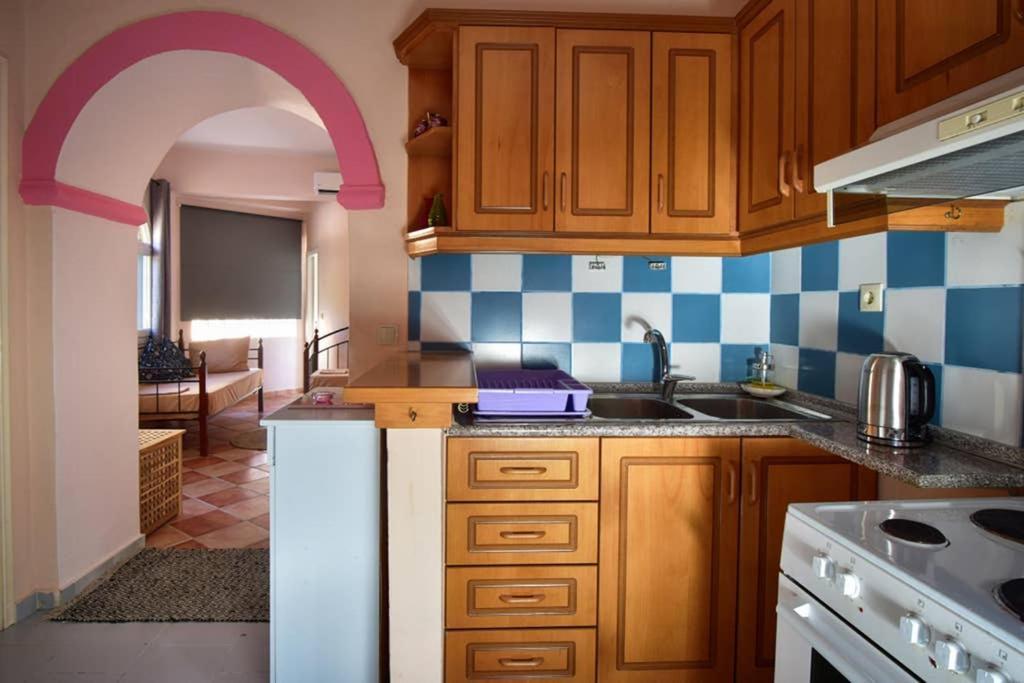 Nafsikas Apartment - Ipsos Beach Экстерьер фото